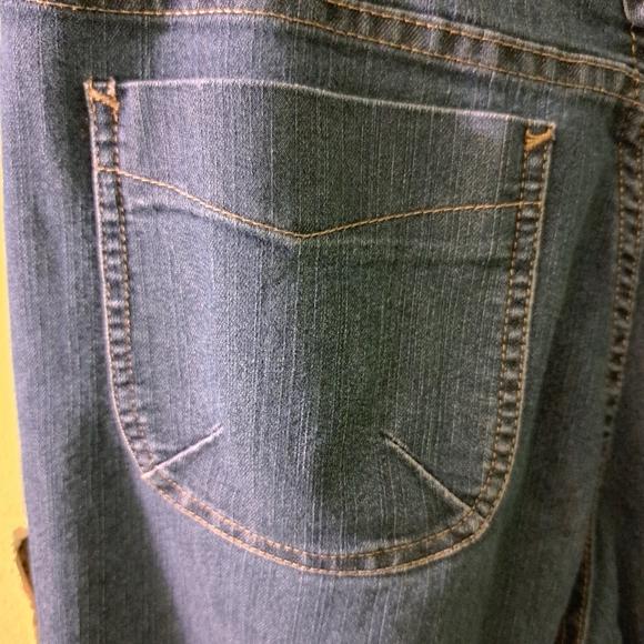 Lee At The Waist Capris - Picture 11 of 14